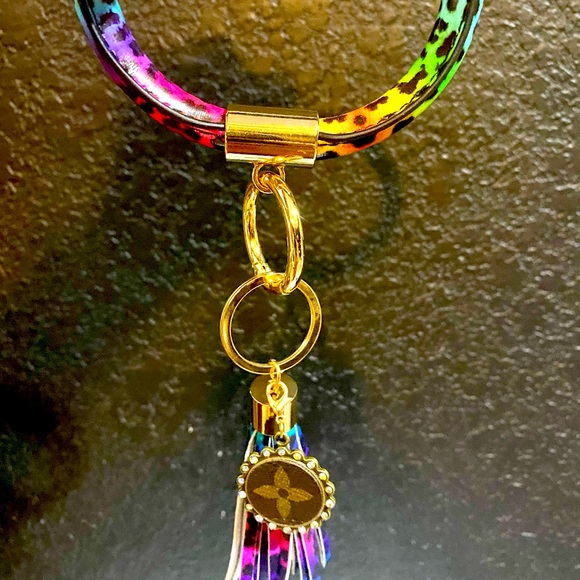 Leopard Multi Color Wrist Bangle Keychain with Tassel Accent - Picture 5 of 9